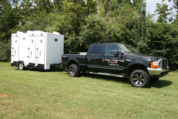 truck to move restroom trailer